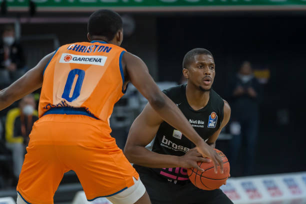 边锋甚至伪 边锋甚至伪